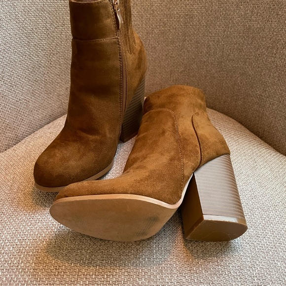 Catherine Malandrino 6.5 brown suede ankle boots booties shoes heels boho - Picture 7 of 10